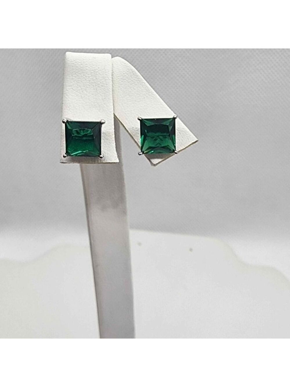 NEW 925 Sterling Silver Green Gemstone Stud Earrings | Classic Jewelry